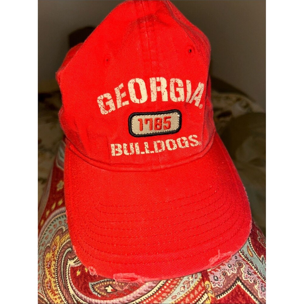 Georgia Bulldogs Adjustable Ball Cap Red Hat - Cotton EUC 1785 Patch